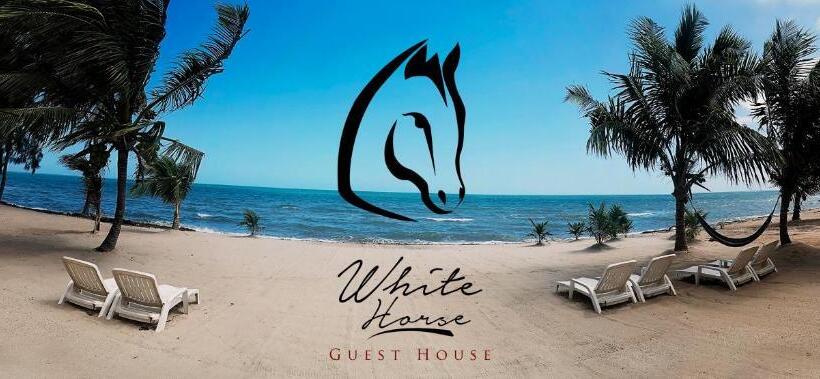 پانسیون Inn At White Horse Guest House