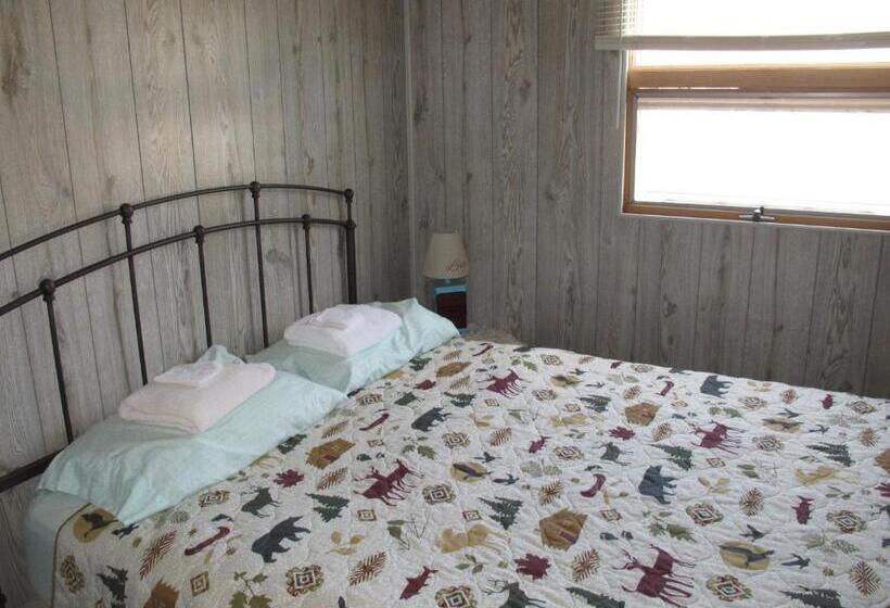 پانسیون Little Ted's Cottages