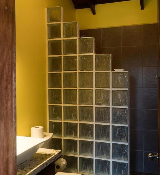 پانسیون Inn At White Horse Guest House