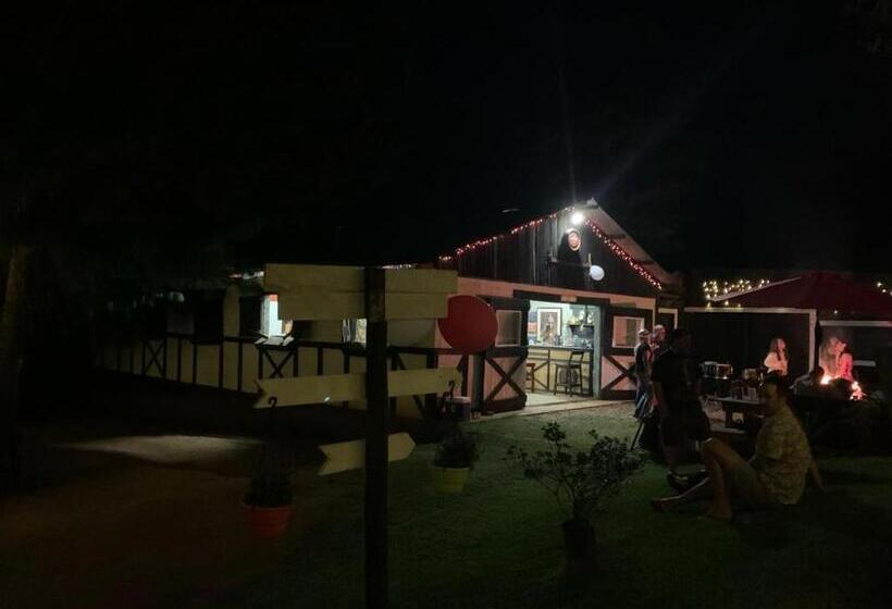 ペンション Woodcutters Guest House