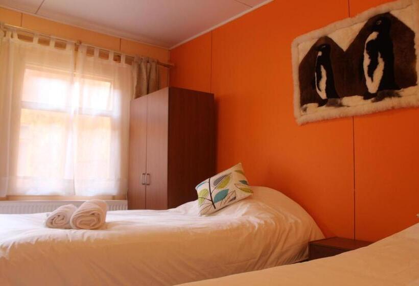 הוסטל Hostal Baquedano