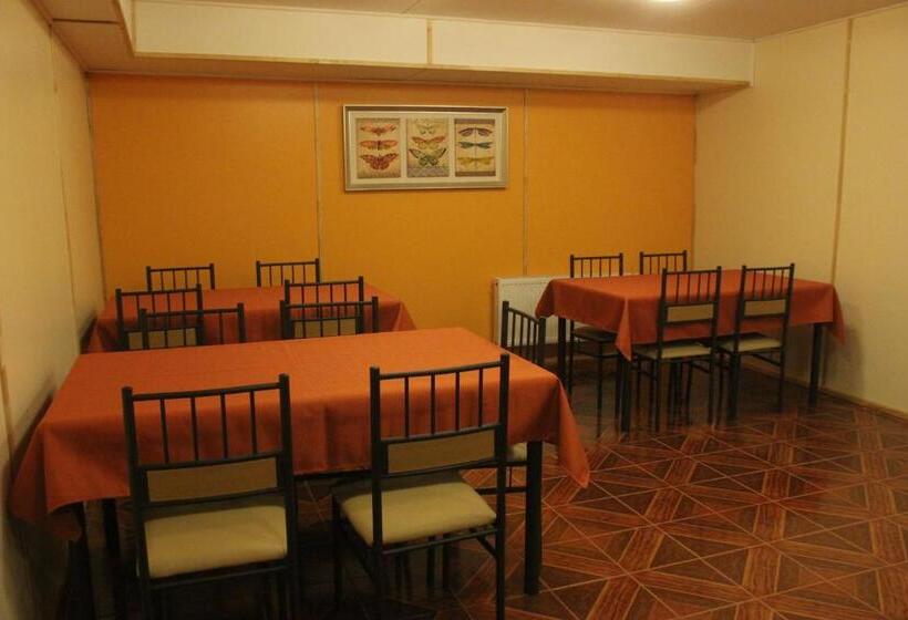 הוסטל Hostal Baquedano