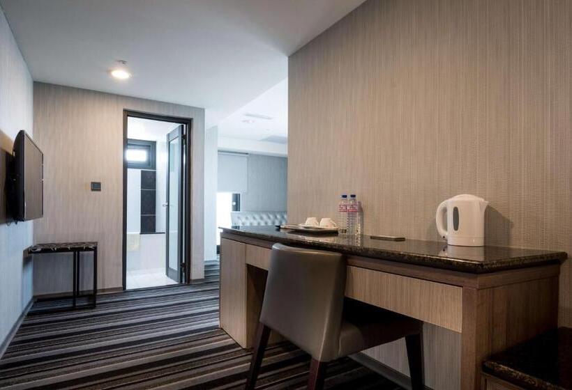 هاستل Jung Zaw Bussiness