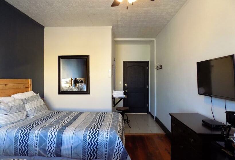 فندق The Landmark Inn