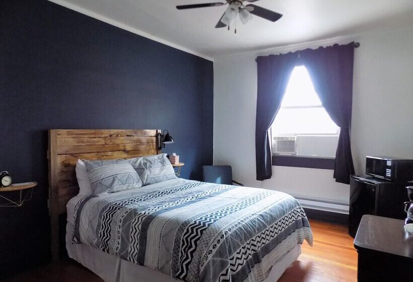 فندق The Landmark Inn