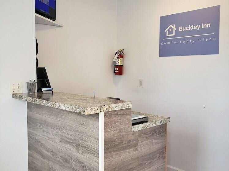 فندق على الطريق Buckley Inn