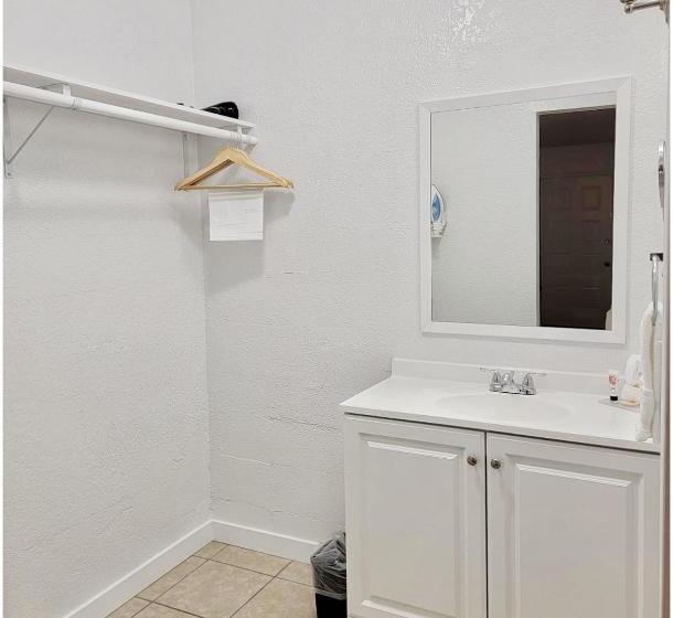 فندق على الطريق Buckley Inn