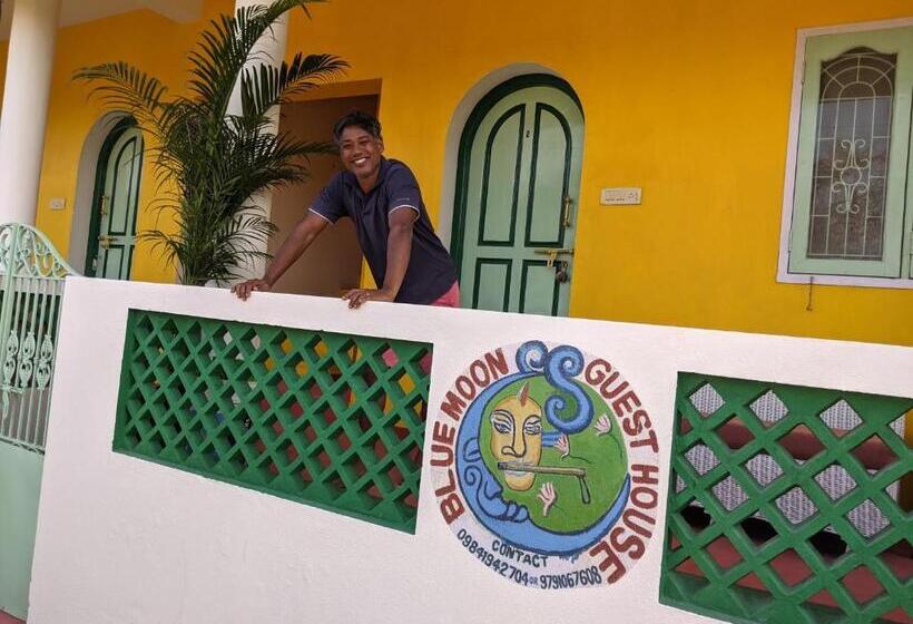 פנסיון Blue Moon Guest House