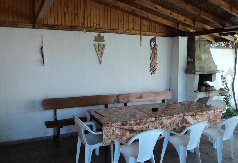 펜션 Guest House Drazhev