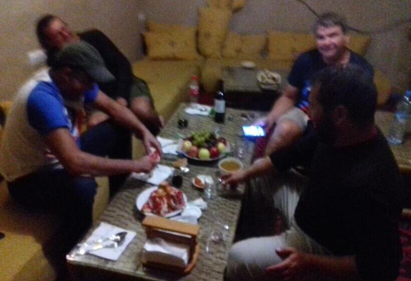 پانسیون Kasbah Izoran