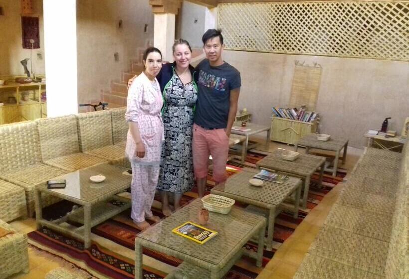 پانسیون Kasbah Izoran