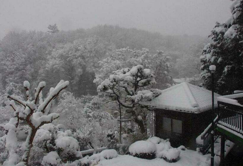 بنسيون Kougetsu Sanso    Moon Villa In Tokyo