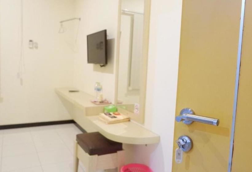 פנסיון Pink House