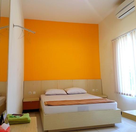 פנסיון Pink House