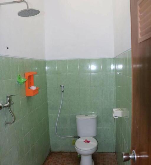 פנסיון Taman Sandat