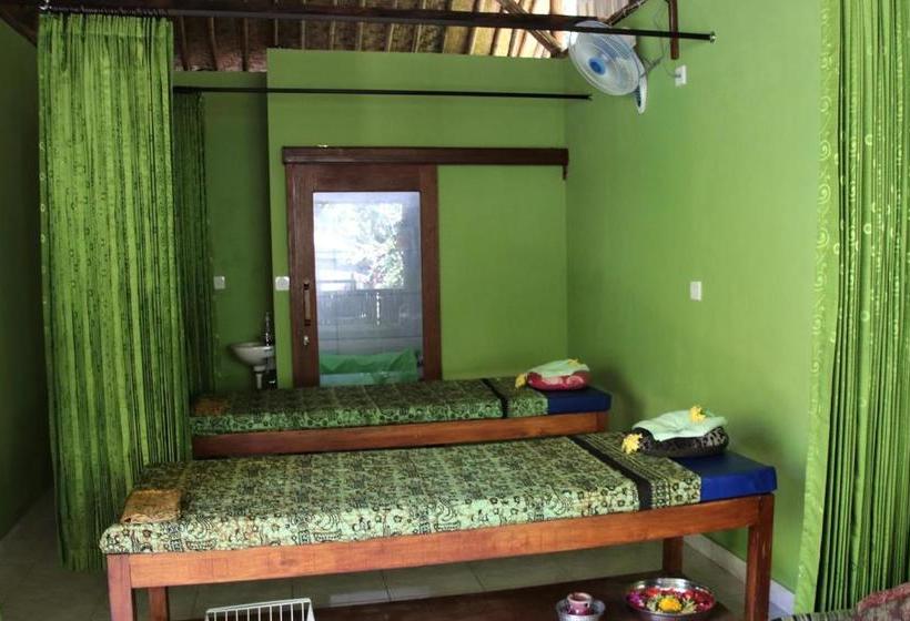 פנסיון Taman Sandat