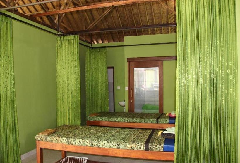 פנסיון Taman Sandat