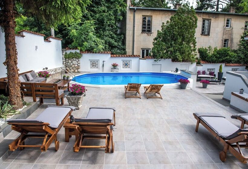 پانسیون Vila Mila