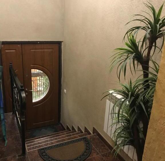 پانسیون Villa L Vovskaia