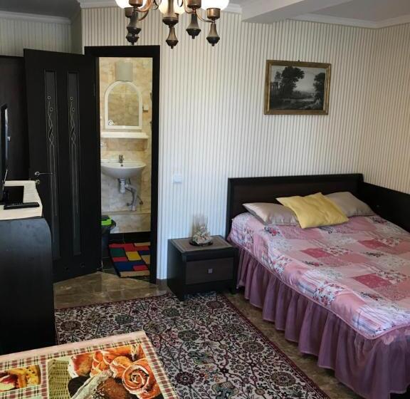 پانسیون Villa L Vovskaia