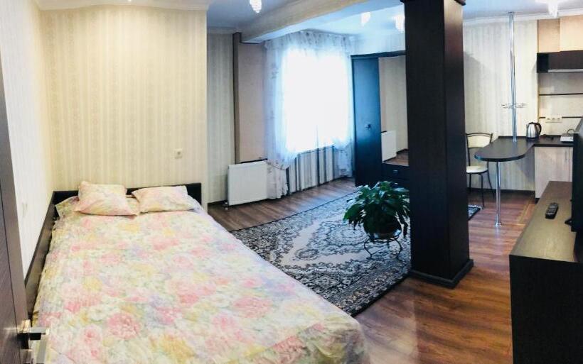 پانسیون Villa L Vovskaia