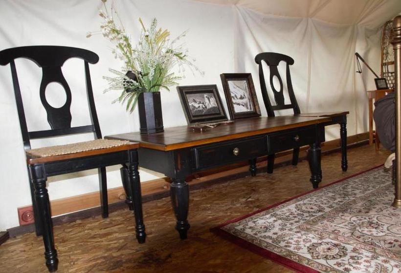 Sven's Basecamp Hostel