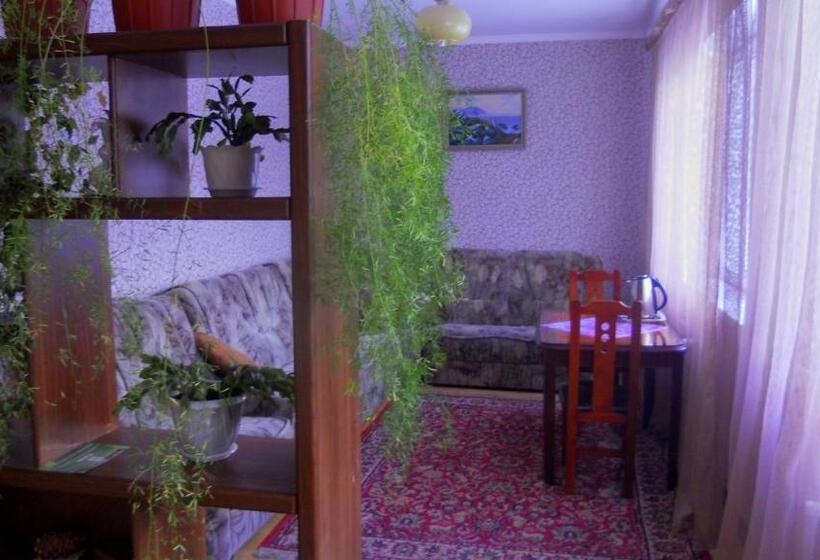 הוסטל Mini Hotel Furmi