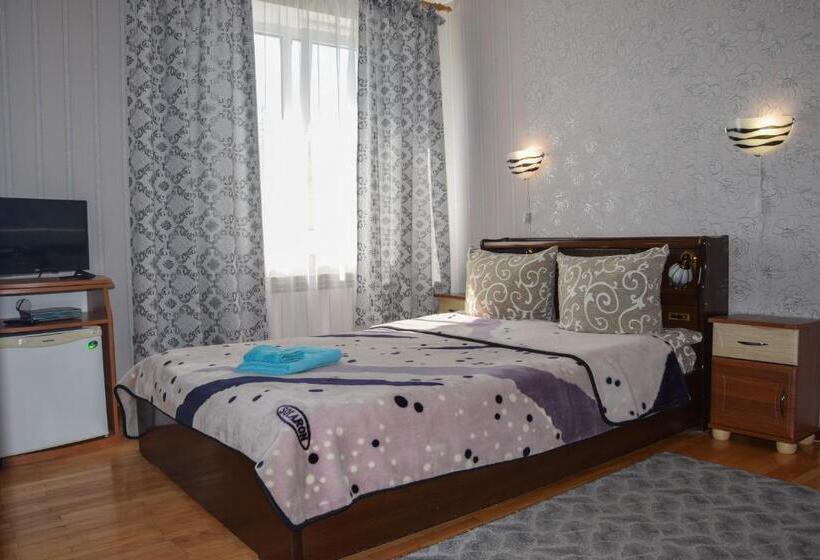 הוסטל Mini Hotel Furmi