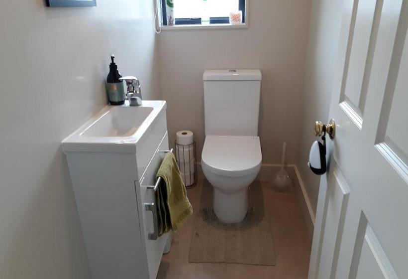 تختخواب و صبحانه Peaceful & Quiet Witherlea Homestay