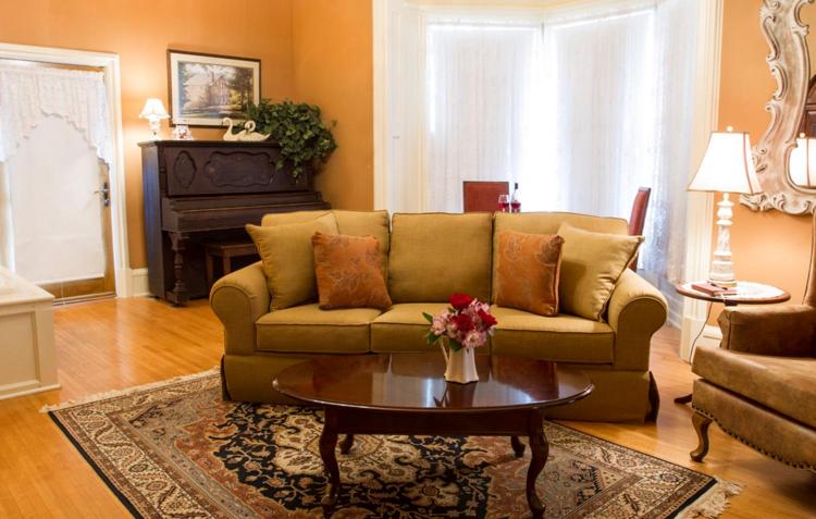 Bed and Breakfast The Foxglove Inn