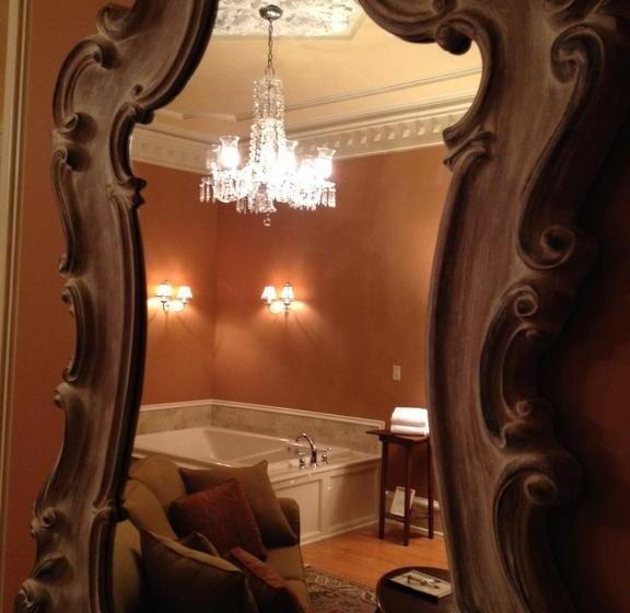 Bed and Breakfast The Foxglove Inn