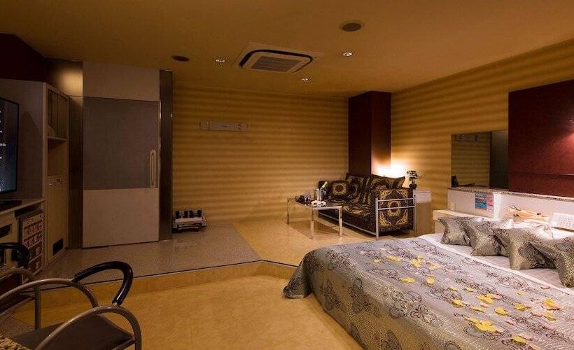 فندق Restay Tina Grace