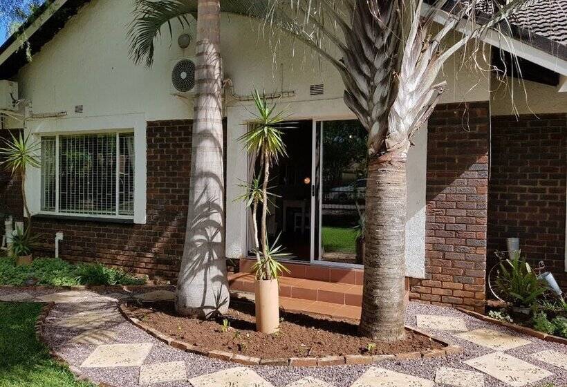 פנסיון Inca Lily Accommodation