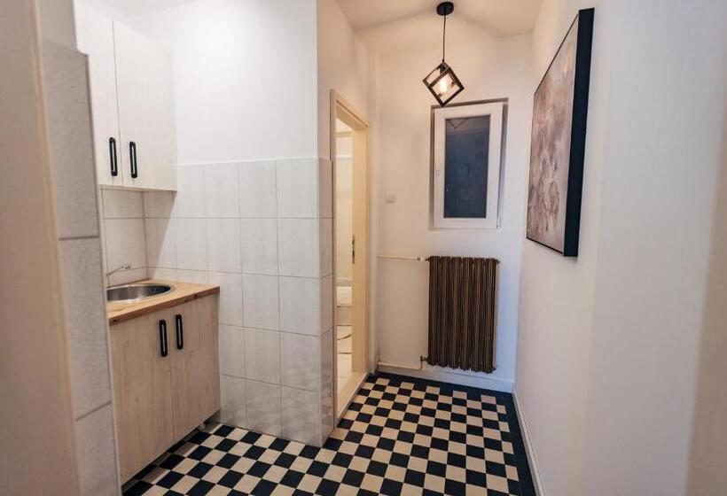 پانسیون Laguna Green Guest House