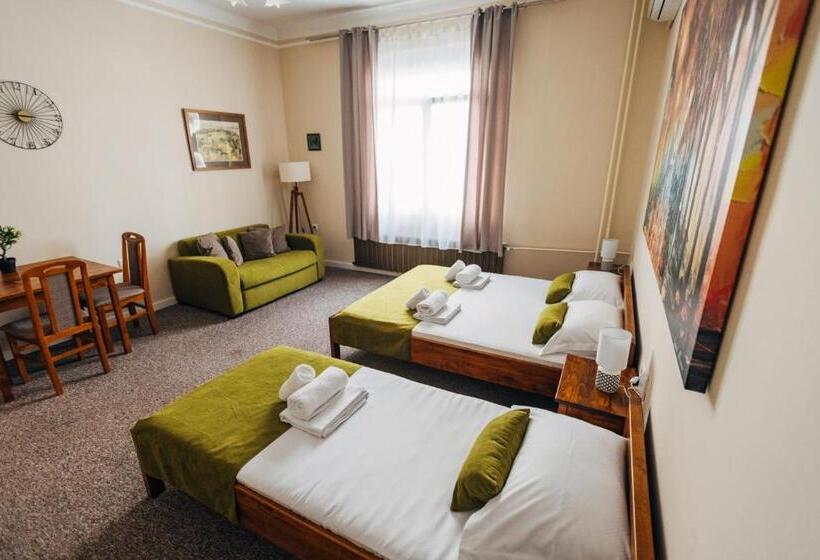 پانسیون Laguna Green Guest House