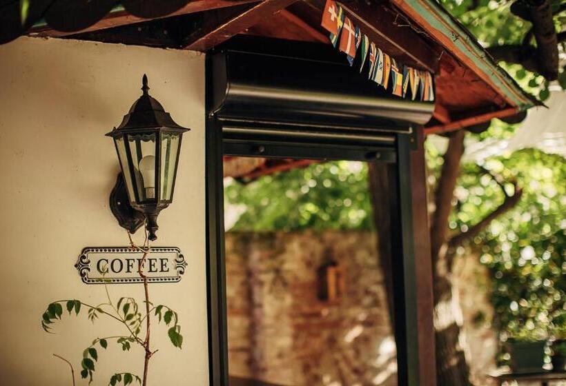 پانسیون Laguna Green Guest House