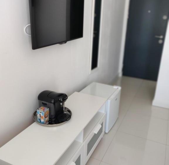 ペンション Mamaia Beach Side