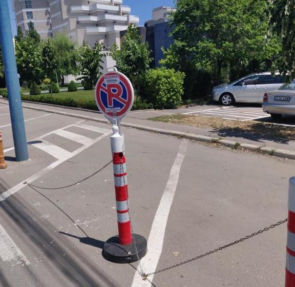 ペンション Mamaia Beach Side