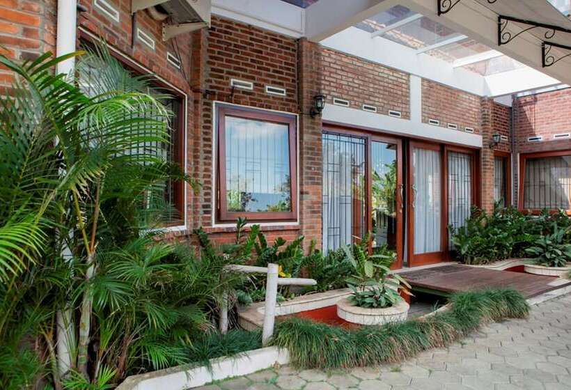 Пансион Reddoorz Plus Near Dago Pakar