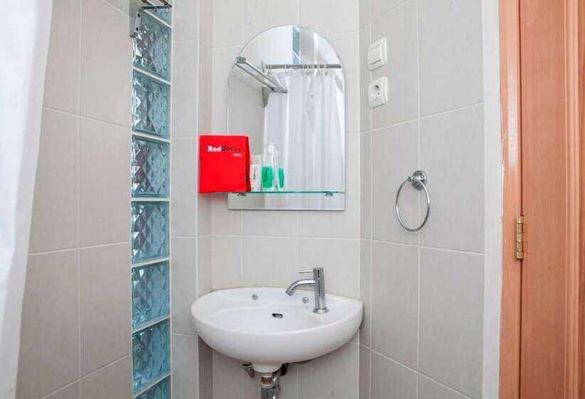 Пансион Reddoorz Plus Near Dago Pakar