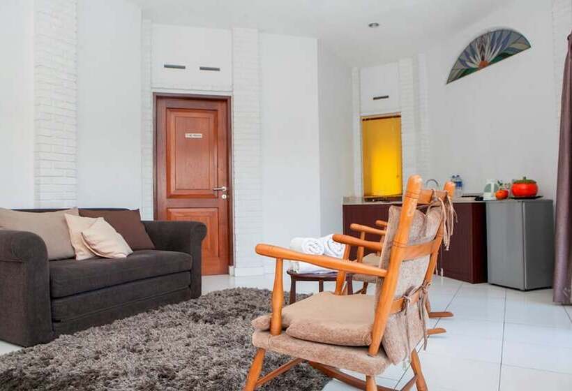 Пансион Reddoorz Plus Near Dago Pakar