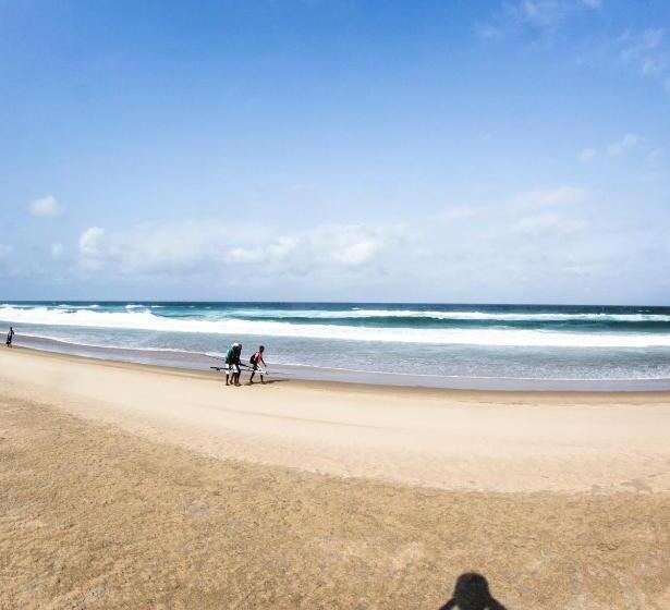 אתר נופש Golden Beach Village