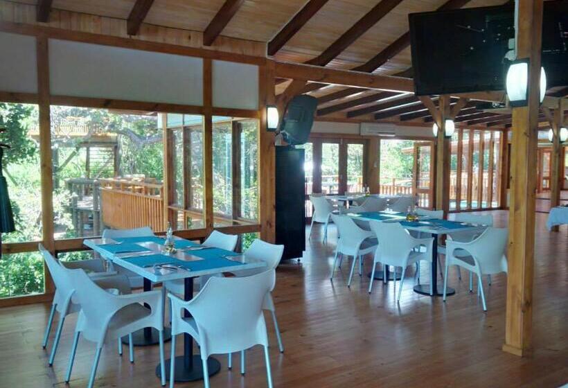 אתר נופש Golden Beach Village