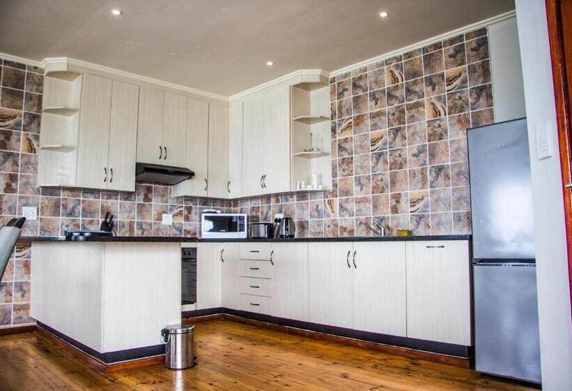 אתר נופש Golden Beach Village