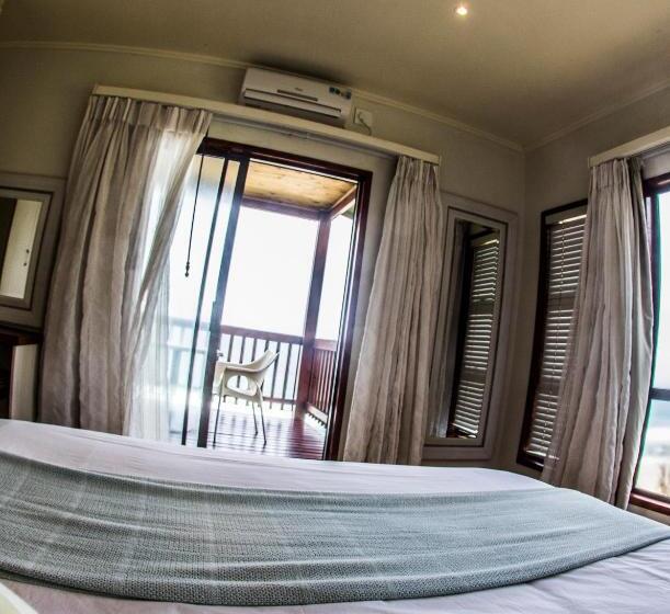 אתר נופש Golden Beach Village