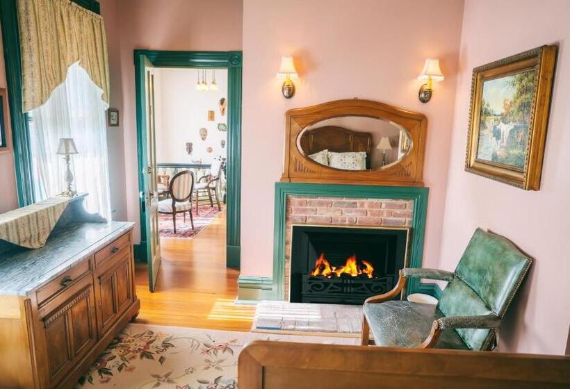 ベッドアンドブレックファースト Hummingbird Inn