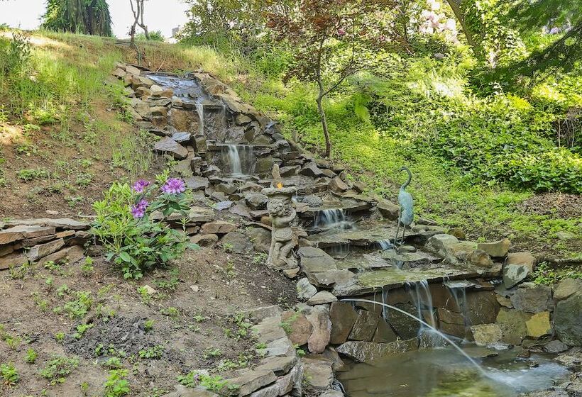 Brookside Bed & Breakfast