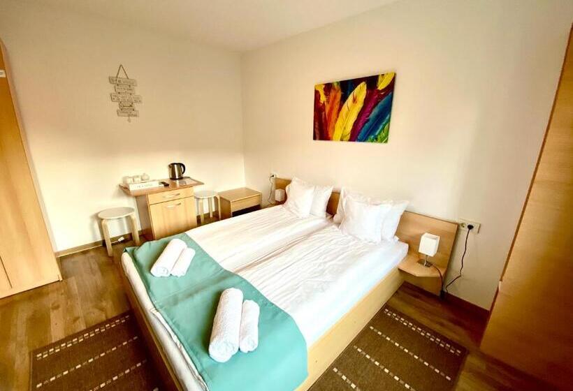 Cristi S Rooms   Pensiune