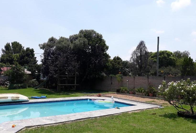 פנסיון 8 Ibis Lane Guest House