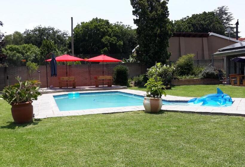 פנסיון 8 Ibis Lane Guest House